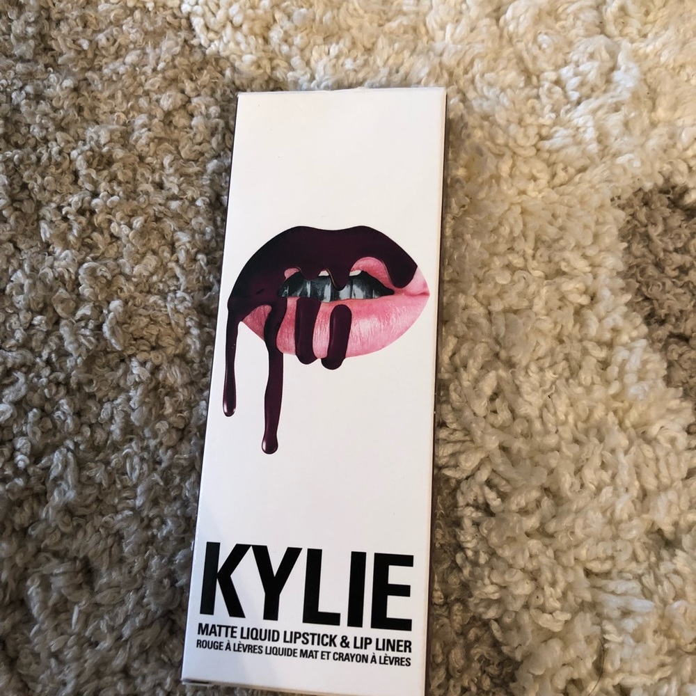 Kylie Lip Kit - Picture 3 of 4